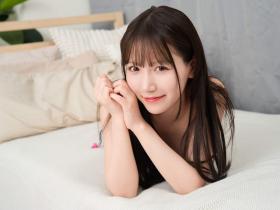 因为很色又想变有名而做女优!三田真铃还交到了很多好朋友!