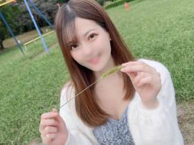 (FC2-PPV-4587033)解密!那位色白美肌、微乳美鲍、限时3天下马的美女是?