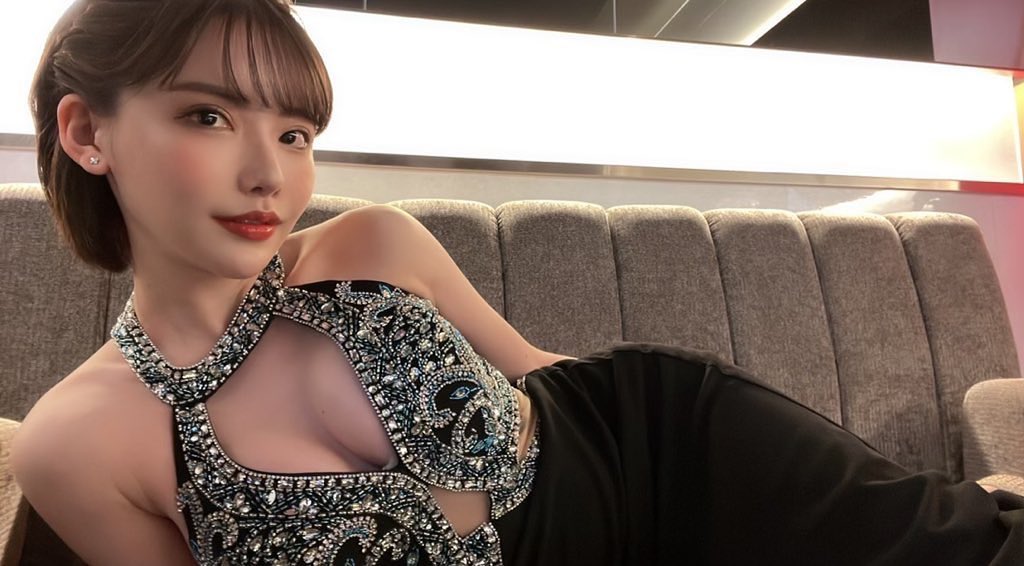 AV霸主深田えいみ(深田咏美)也要斜杠！拍片之余猛健身，巨乳细腰战力超强！-图片19