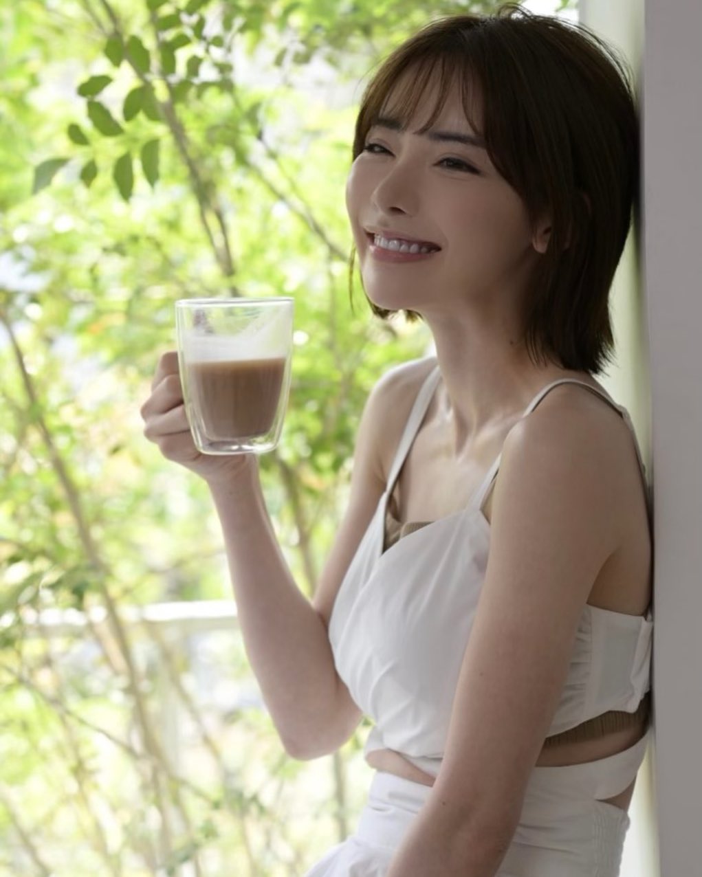 AV霸主深田えいみ(深田咏美)也要斜杠！拍片之余猛健身，巨乳细腰战力超强！-图片5