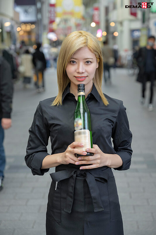 結菜さき(结菜沙树)出道作品SDTH-021发布！13岁就会潮吹！这样的金发辣妹同时对决森林原人和鲛岛-图片2