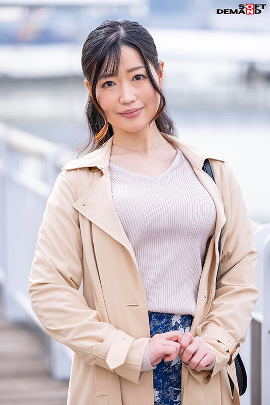 青峰いろは(青峰彩叶)作品SDTH-019发布！知名餐厅的百人斩服务生！G罩杯的她超想和男优做的！-图片2