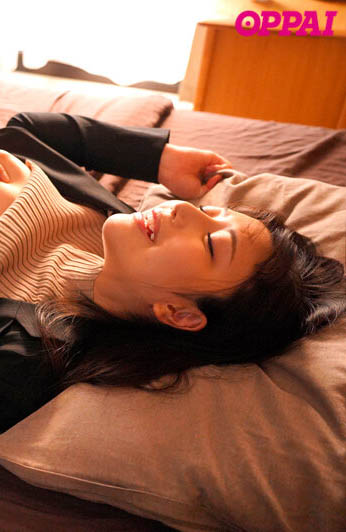 愛上みお(爱上未央)作品PPPE-069发布！姊姊准备结婚！弟弟把握最后一天时间疯狂交尾-图片5