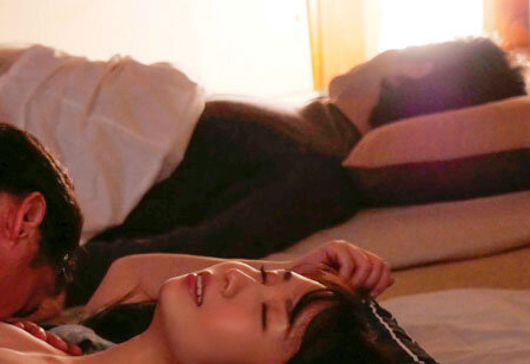 夢乃あいか(梦乃爱华)作品SSIS-526发布！老公都不碰她！巨乳人妻欲求不满被公公插到好爽！-图片5