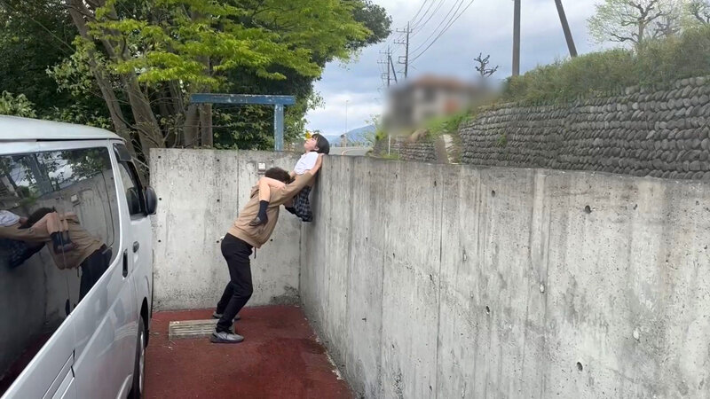 由良かな(由良佳奈)作品SUN-098发布！男优使出「火车便当」绝技，带着小只马到处挥洒尿液-图片4