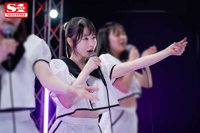 香水じゅん(香水纯)作品SSIS-953发布！全都是又老又丑又肥的粉丝！她勇敢做下去不喊苦！-图片2