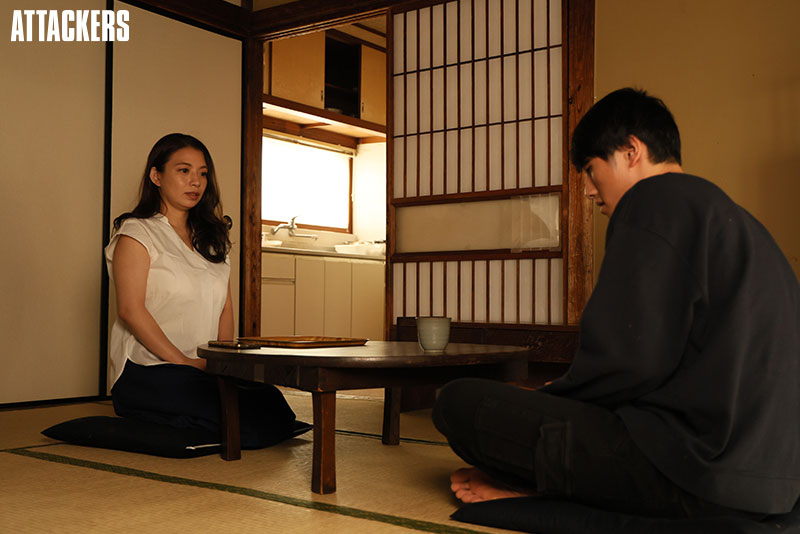織田真子(织田真子)、泉りおん(泉莉音)共演作品SAME-087发布！丧夫人妻在女儿面前遭恶徒调教无尽高潮-图片2
