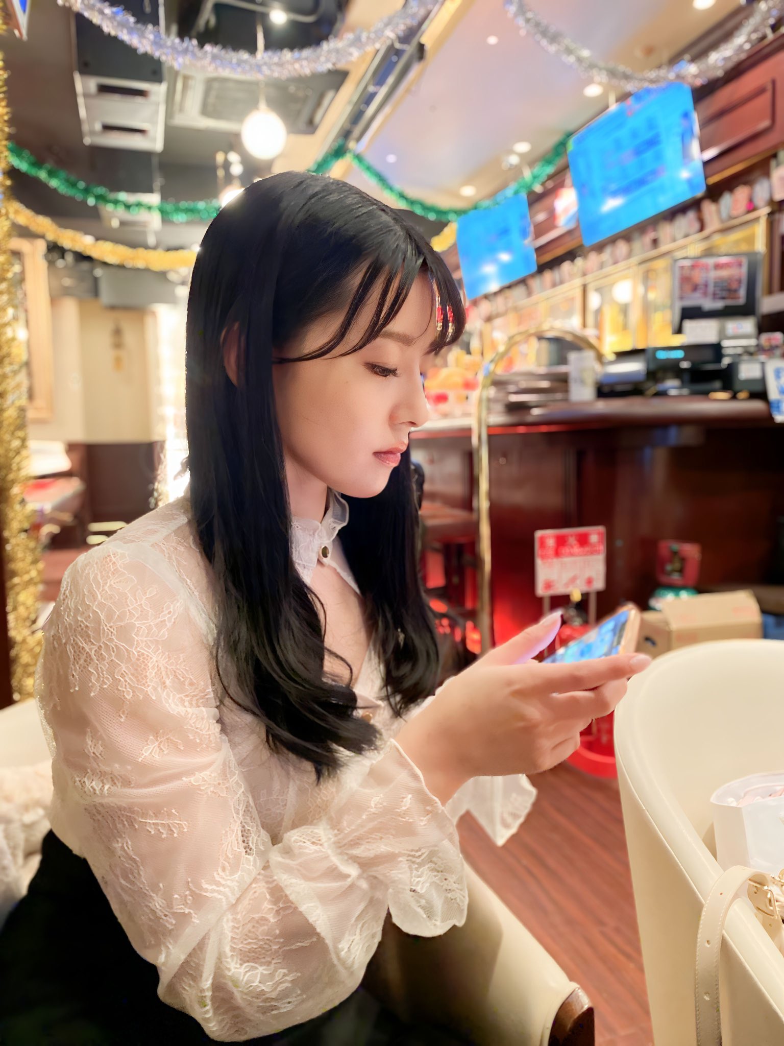 西園寺うた(西园寺歌)出道作品DLDSS-255发布！167公分G罩杯！超魔鬼Body的现役女教师被森林原人抠到出水！-图片9