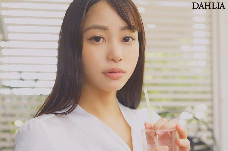 西園寺うた(西园寺歌)出道作品DLDSS-255发布！167公分G罩杯！超魔鬼Body的现役女教师被森林原人抠到出水！-图片3