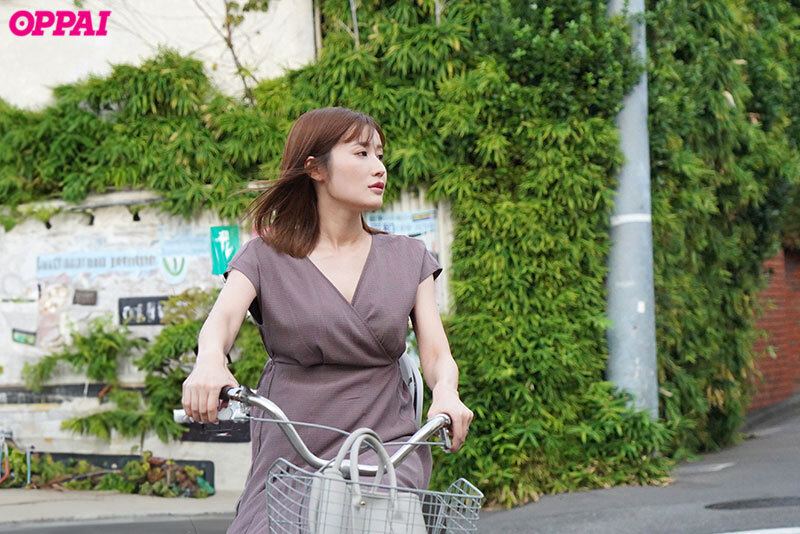 藤森里穂(藤森里穗)作品PPPE-191发布！被路人开发！火辣G奶人妻送小孩上学后的激烈9小时！-图片3