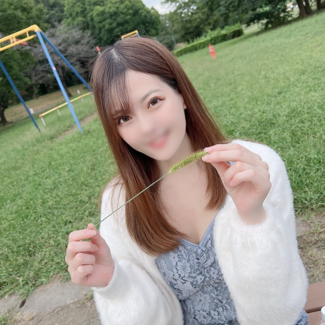 (FC2-PPV-4587033)解密！那位色白美肌、微乳美鲍、限时3天下马的美女是？-图片1