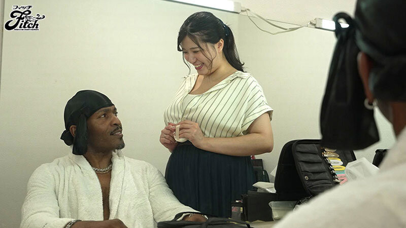 武田怜香作品JUNY-152发布！黑人解禁！爆乳I罩杯的丰满人妻吃下巧克力棒了！-图片2