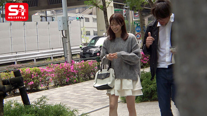 未歩なな(未步奈奈)作品SONE-904发布！走到哪里都被突袭！先吓死她再爽死她-图片2