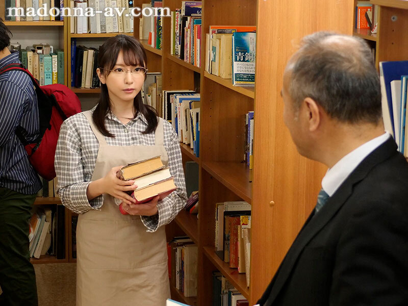 人妻秘書、汗と接吻に満ちた社長室中出し性交 最初で最高の秘書、ここに誕生―。 新妻ゆうか 1