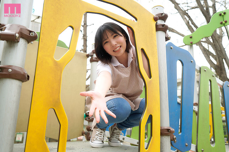 欲求不満な保育士のSEXはエロい。オジサン好きの薄給保育士は、平日もノーブラ乳首ビンビンGカップ。彼氏に内緒で出演。AVデビュー。 南見蒼 1