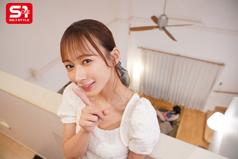 彼女のお姉ちゃん（誰もが二度見する神スタイル）が僕にベタ惚れ！？ほっっそいのに巨乳な大人の色気で毎日僕のオナニーを手伝ってくれちゃう！ 花アリス 1