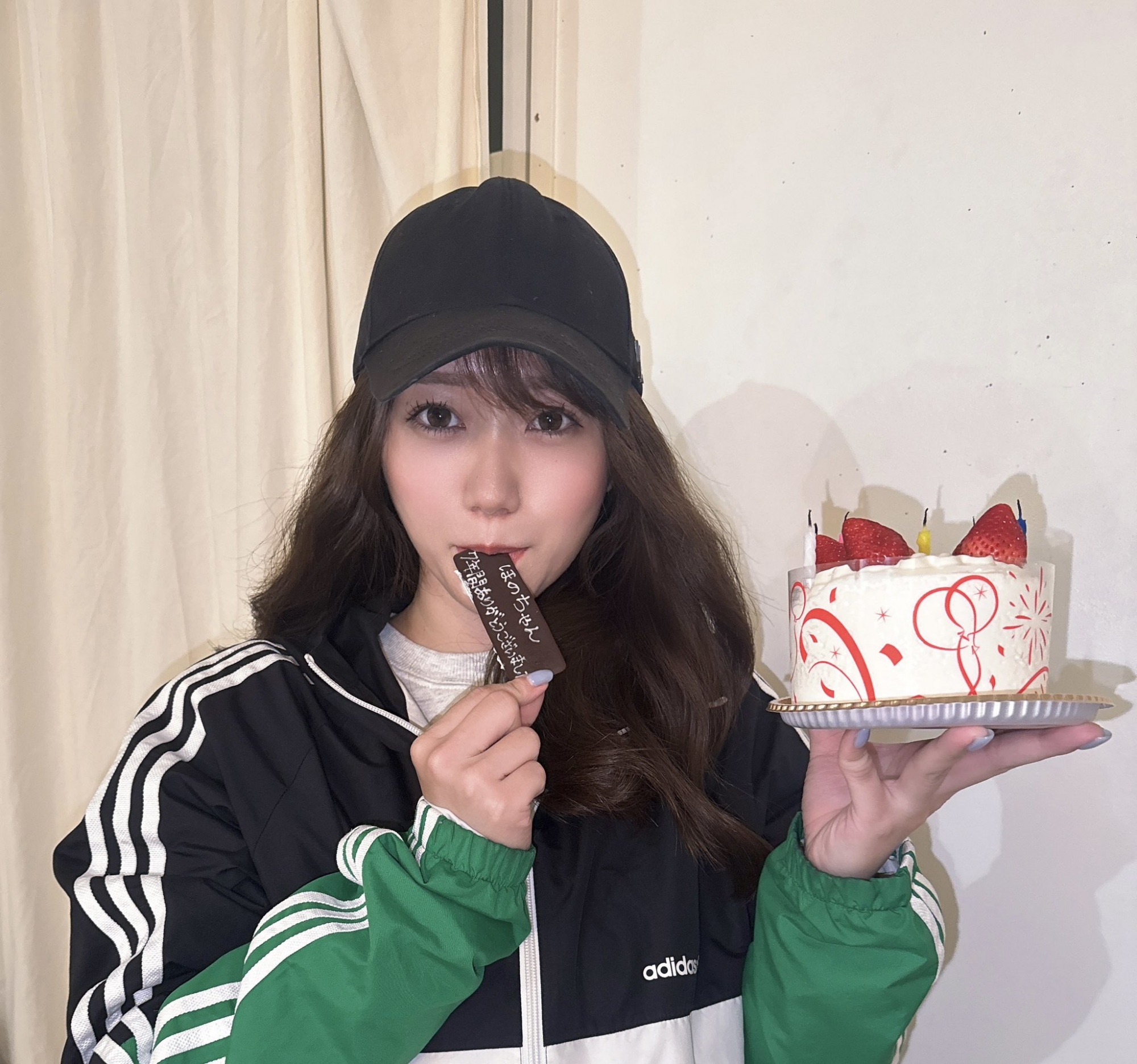 拍完最后的VR了！她宣布引退后的动向！-图片1