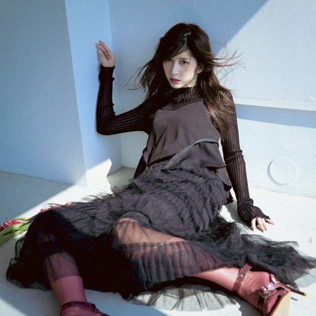 出道9年怎么了?她瘦到有点吓人-图片1